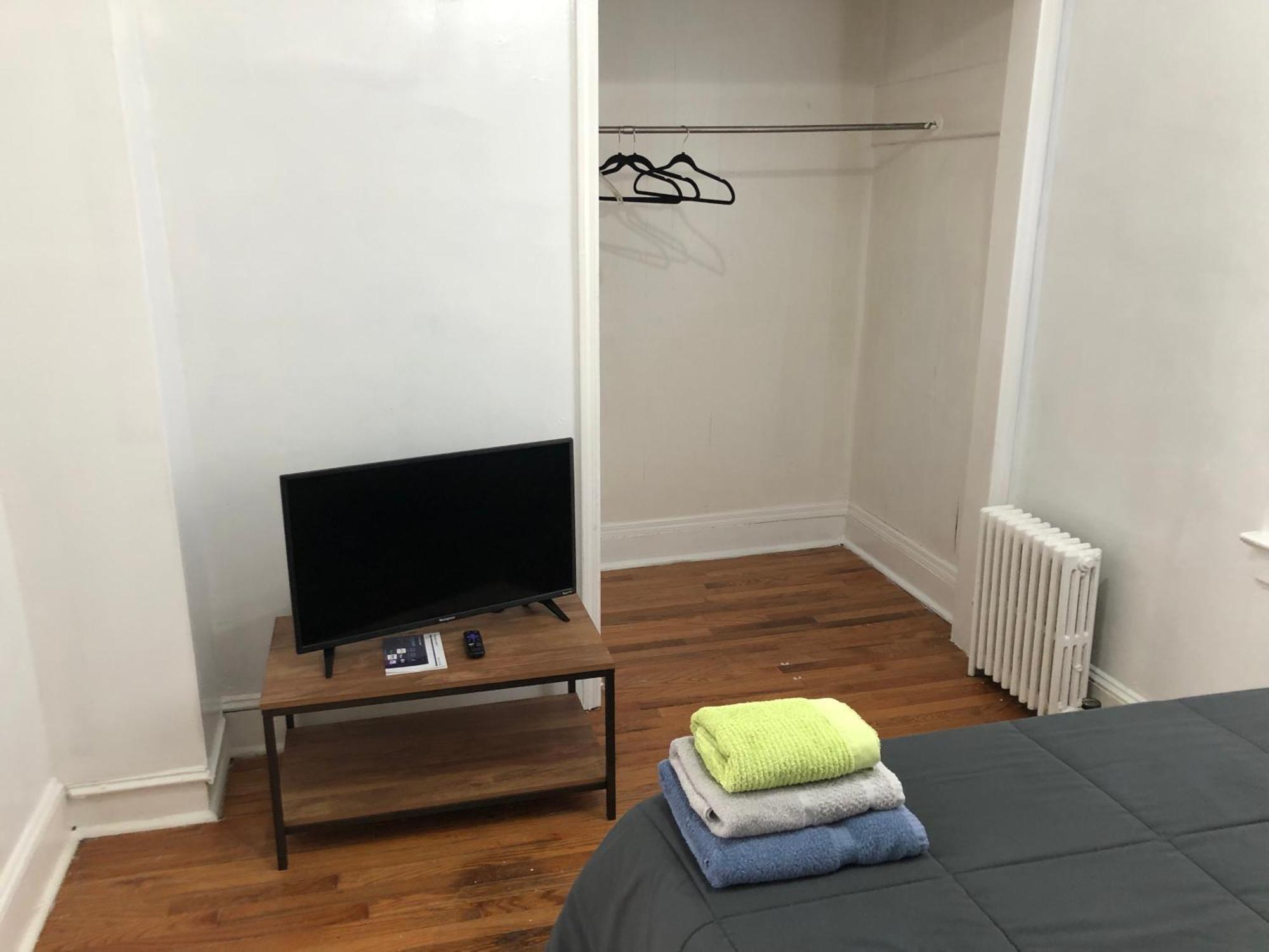 Private 2 Bedroom And 1 Bathroom House In A Quiet Area And Convenient To Nyc Bus And Train Perth Amboy Exterior photo